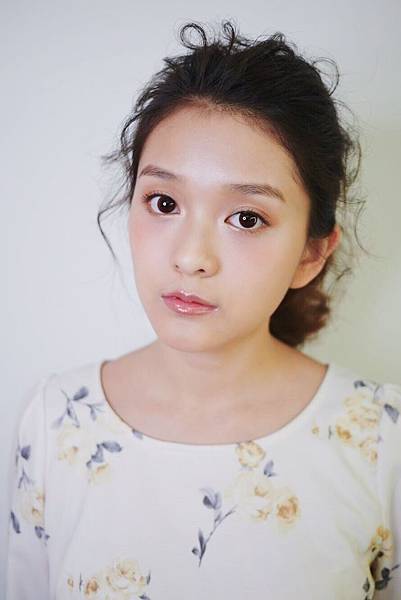 台北新秘推薦 日雜妝 日系日常妝 新娘化妝造型 自助婚紗 海外婚禮婚紗新秘 Bridal hair &makeup 個人彩妝教學 自己化女雜妝 日系彩妝