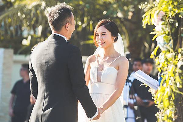 峇里島婚禮新秘 新娘典雅婚紗造型  巴里島婚禮 海外自助婚紗造型  新娘化妝造型 海外婚禮婚紗造型 整體時尚彩妝造型 個人彩妝教學 海島婚禮 BaliWedding overseawedding 戶外證婚