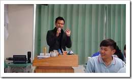 江老師認真的教學 江老師認真的教學