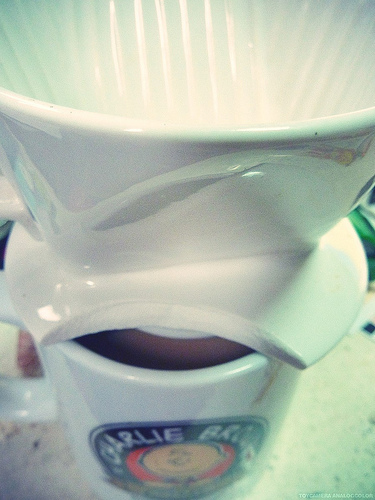 coffee。破掉的咖啡濾杯