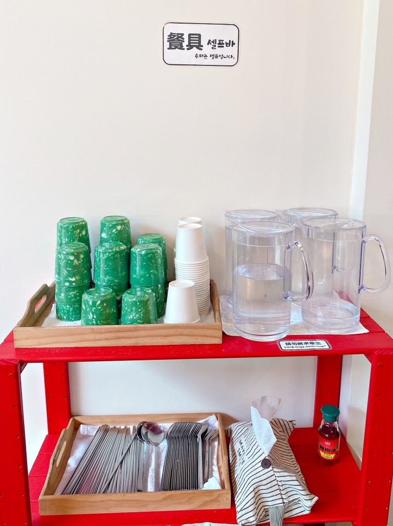 台中西區 || 韓國老闆的「首爾飯桌」・道地韓式紫菜飯捲，還有韓式鍋物及韓國泡麵