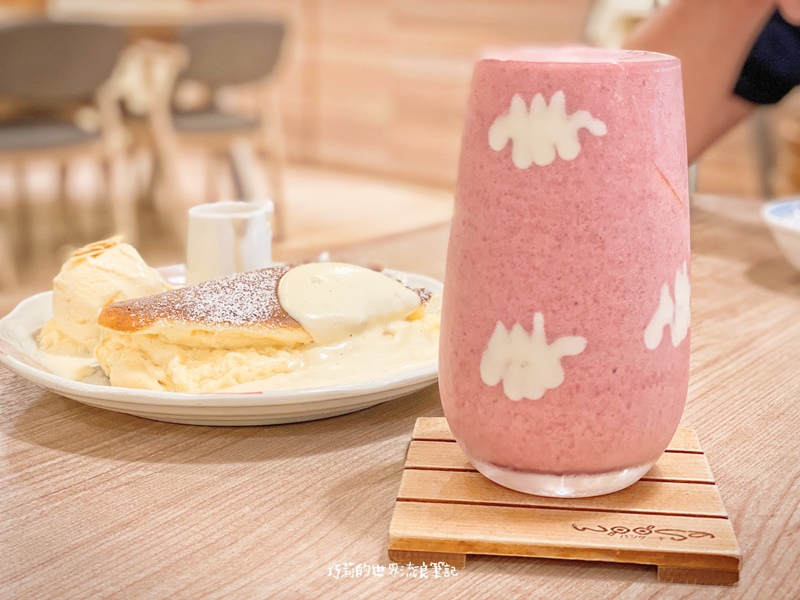 woosaパンケーキ屋莎鬆餅屋 || 下午茶就來一份軟綿綿的日式雲鬆餅吧 (台中大遠百3樓)