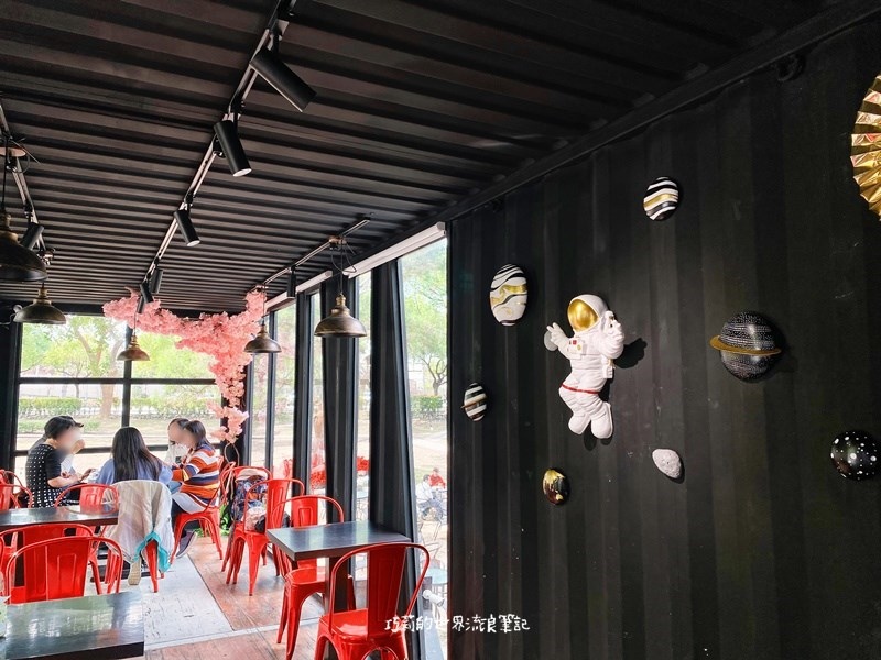 彰化美食 帕司咖啡pass Cafe 彰化最美貨櫃咖啡廳 彰化寵物友善餐廳 必點好吃好拍花瓣鬆餅 巧莉的世界流浪筆記 痞客邦