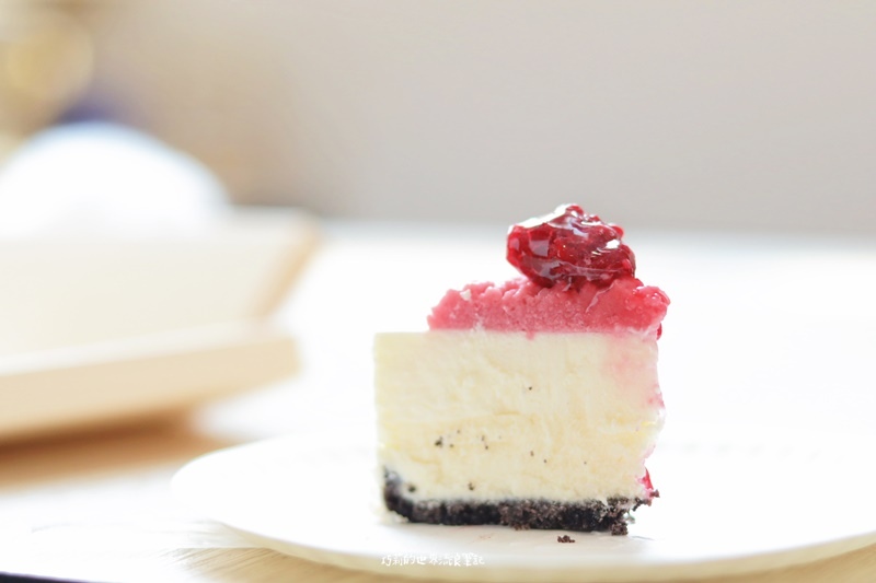 2021台中母親節蛋糕推薦 杏屋乳酪蛋糕 Young‧漾 疼愛-覆盆子雙層重乳酪 2021台中母親節蛋糕推薦 || 台中在地10家人氣母親節蛋糕推薦懶人包