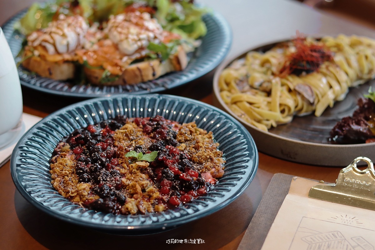 AT THREE CAFE | 勤美巷弄的人氣咖啡館,招牌寬扁麵還有限量甜點都不能錯過!