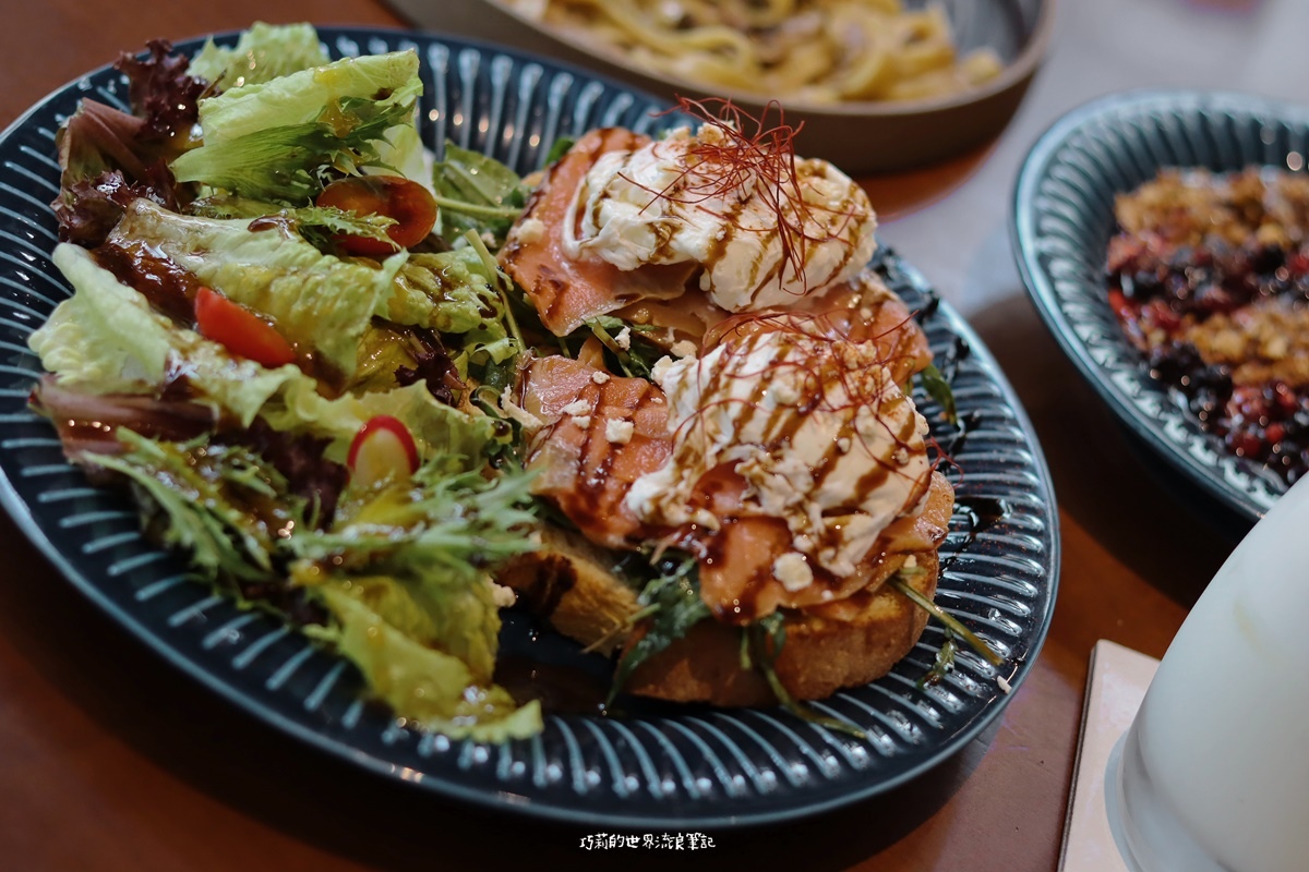 AT THREE CAFE | 勤美巷弄的人氣咖啡館,招牌寬扁麵還有限量甜點都不能錯過!