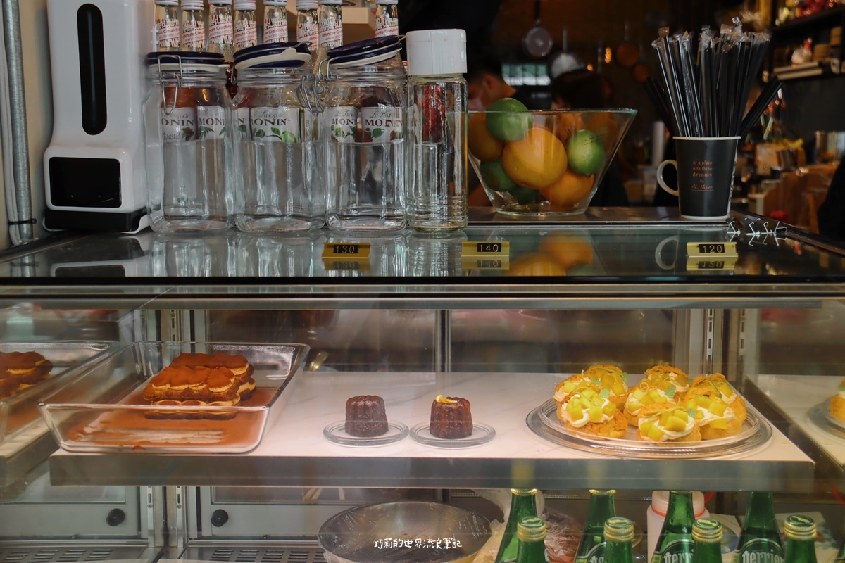 AT THREE CAFE | 勤美巷弄的人氣咖啡館,招牌寬扁麵還有限量甜點都不能錯過!
