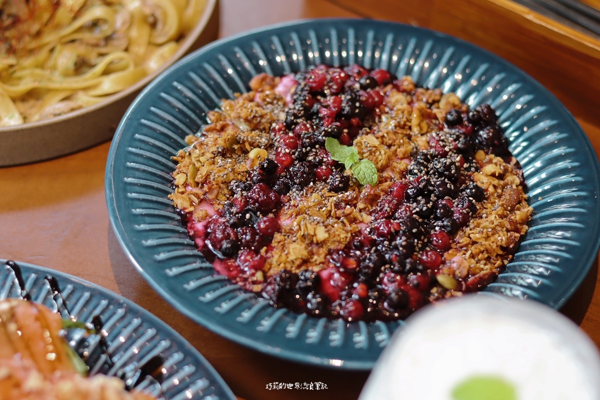 AT THREE CAFE | 勤美巷弄的人氣咖啡館,招牌寬扁麵還有限量甜點都不能錯過!