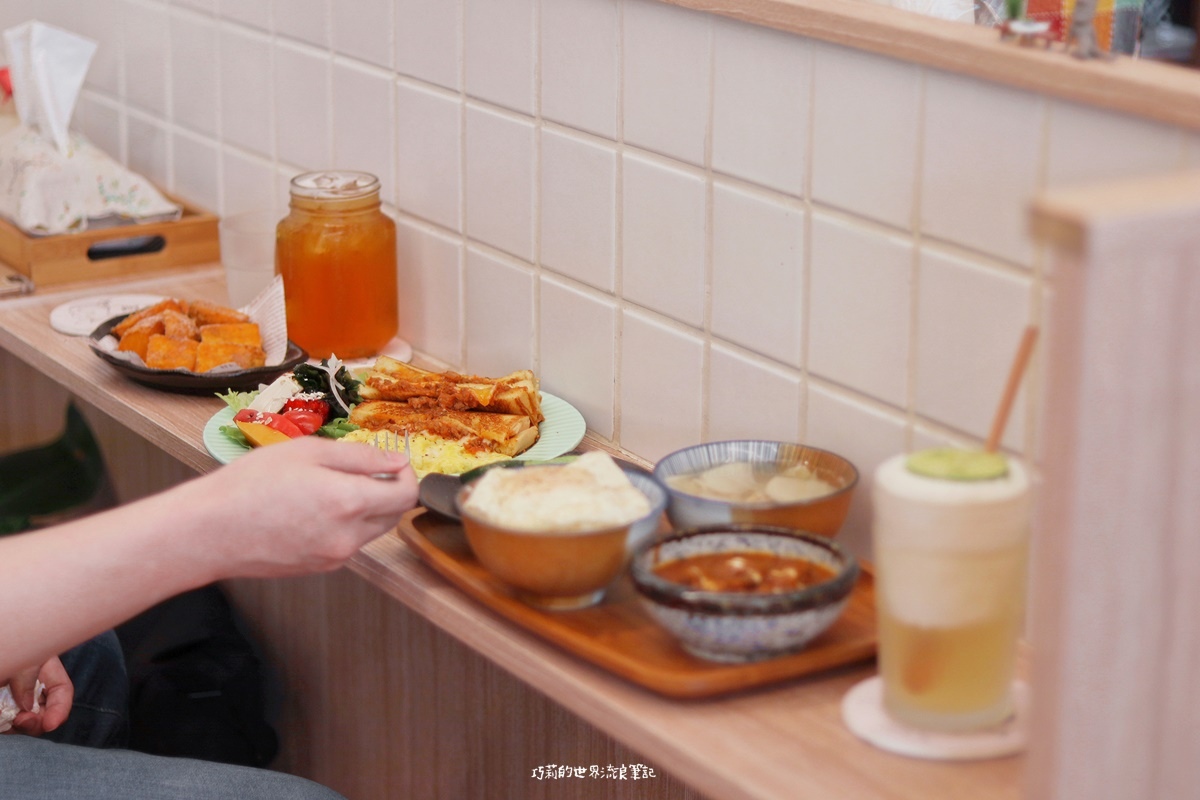 台中早午餐推薦 | 阿飛brunch | 想吃先訂位!台中火車站巷弄的森林系早午餐,適合和長輩一起來吃唷~