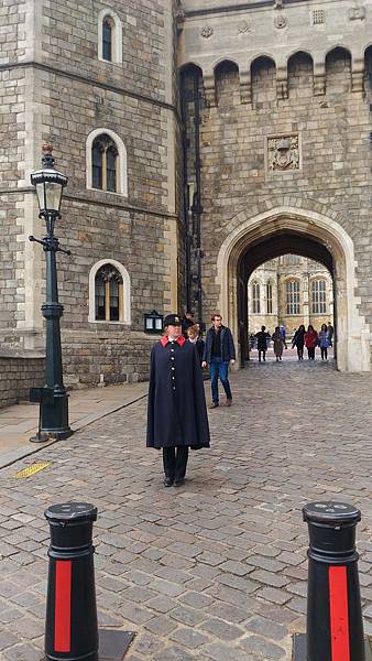 出口處的守衛.JPG 出口處的守衛.JPG