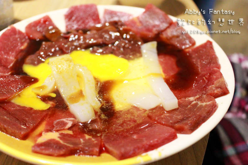 桃園中壢美食推薦 土鍋子泰式料理 泰式陶甕火鍋 道地的泰式陶土火鍋 涼拌青木瓜 打拋豬　泰式涼拌花枝 金錢蝦餅 老虎的眼淚 泰式嘎拋豬 泰式酸辣鍋 香茅鍋 番茄鍋 咖哩椰奶 泰國空運來台  泰國在地安心食材 不油膩 (10).jpg