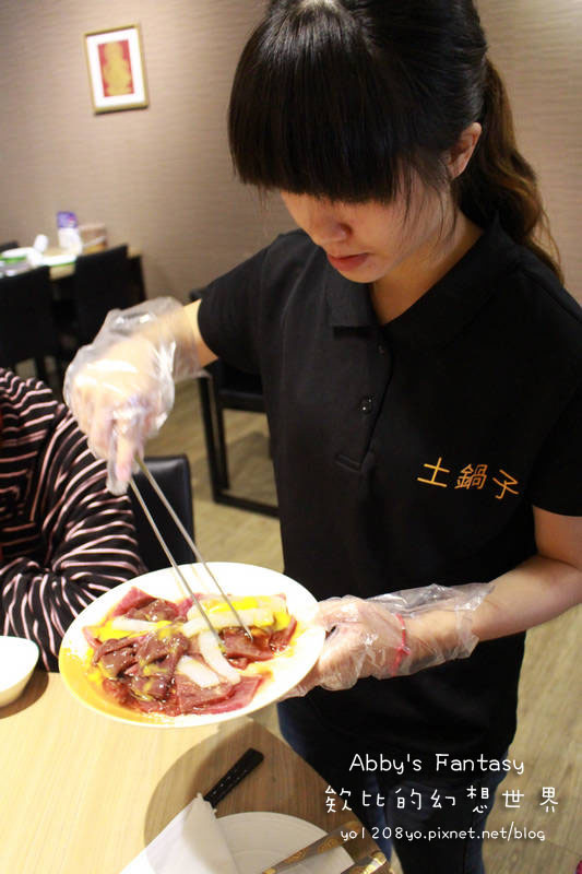 桃園中壢美食推薦 土鍋子泰式料理 泰式陶甕火鍋 道地的泰式陶土火鍋 涼拌青木瓜 打拋豬　泰式涼拌花枝 金錢蝦餅 老虎的眼淚 泰式嘎拋豬 泰式酸辣鍋 香茅鍋 番茄鍋 咖哩椰奶 泰國空運來台  泰國在地安心食材 不油膩 (11).jpg