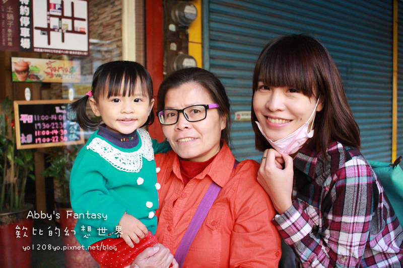 桃園中壢美食推薦 土鍋子泰式料理 泰式陶甕火鍋 道地的泰式陶土火鍋 涼拌青木瓜 打拋豬　泰式涼拌花枝 金錢蝦餅 老虎的眼淚 泰式嘎拋豬 泰式酸辣鍋 香茅鍋 番茄鍋 咖哩椰奶 泰國空運來台  泰國在地安心食材 不油膩 (60).jpg