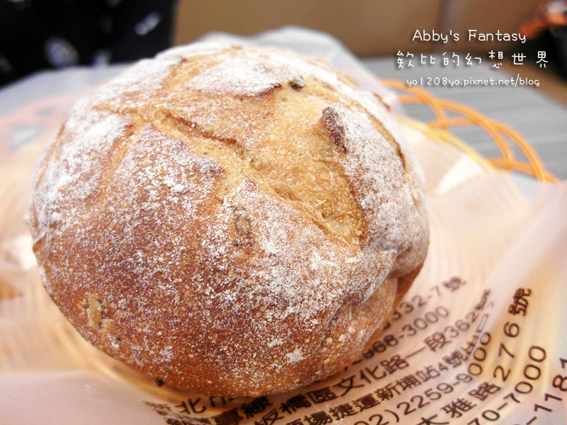 比臉還大的麵包• 歌 Bread Song Bakery ❤ 板橋麵包美食 悠閒的下午時光 近板橋435藝文特區   Abby's Fantasy 欸比的幻想世界   (6).jpg
