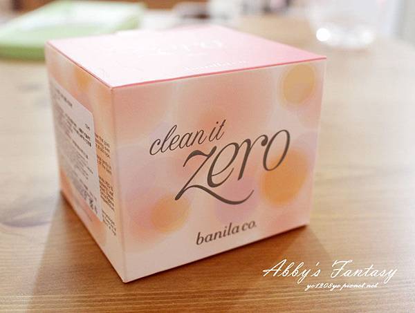 韓國必敗 Banila co. Zero零感肌瞬卸凝霜 (Zero卸妝膏手) (1).jpg 韓國必敗 Banila co. Zero零感肌瞬卸凝霜 (Zero卸妝膏手) (1).jpg