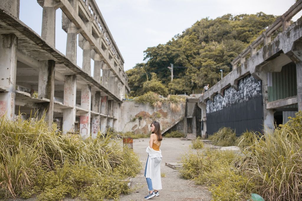 基隆IG打卡景點懶人包－阿根納造船廠遺址%26;潮境公園(飛天掃把)%26;中正陸橋%26;象鼻岩%26;網美祕境%26;和平島%26;正濱漁港彩色屋~欸比 (18).jpg