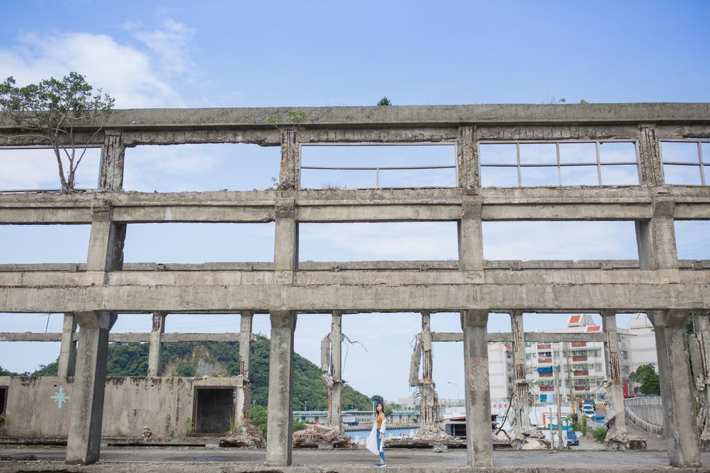 基隆IG打卡景點懶人包－阿根納造船廠遺址%26;潮境公園(飛天掃把)%26;中正陸橋%26;象鼻岩%26;網美祕境%26;和平島%26;正濱漁港彩色屋~欸比 (27).jpg