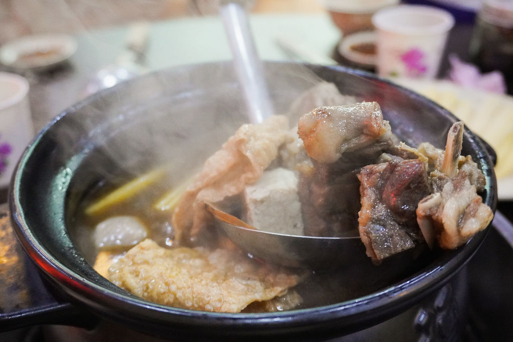 冬天必吃的羊肉爐火鍋 ❤ 美味又平價長疆羊肉爐河南店(台中西屯) (15).JPG