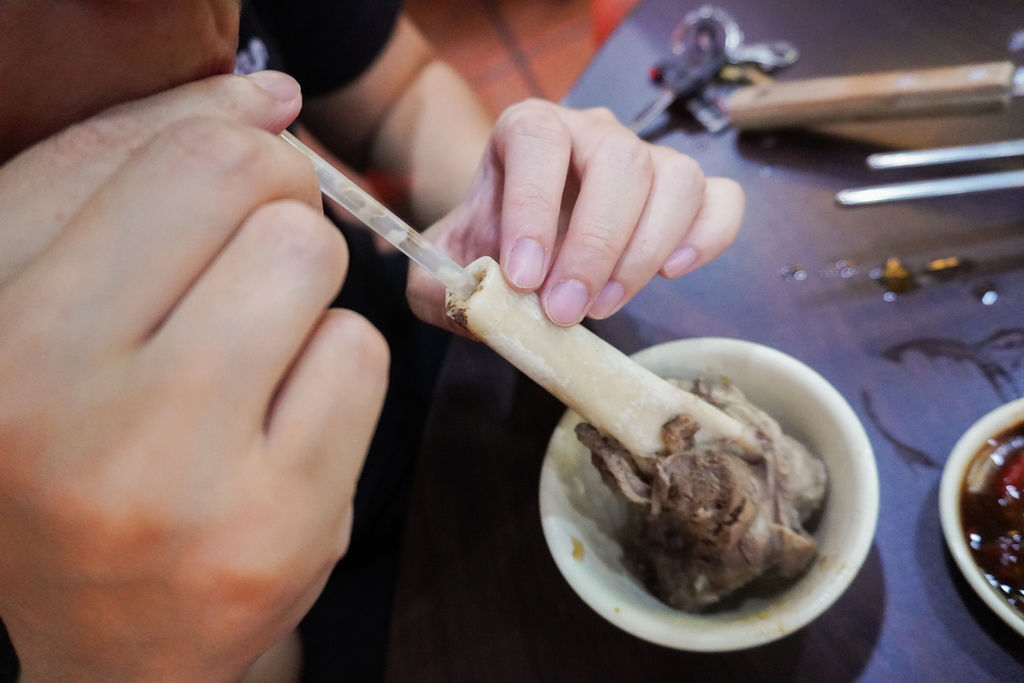 冬天必吃的羊肉爐火鍋 ❤ 美味又平價長疆羊肉爐河南店(台中西屯) (23).JPG