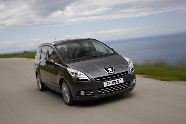 PEUGEOT 5008_01.jpg PEUGEOT 5008_01.jpg