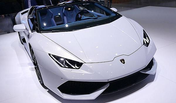 Lamborghini藍寶堅尼汽車luxury-sports-car-2087731_960_720.jpg