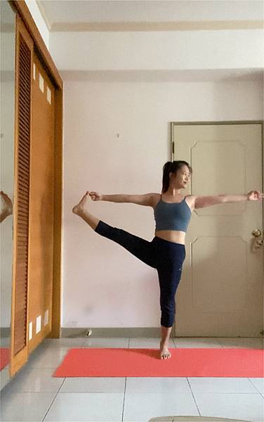 【瑜伽樹式變化】保持平衡和穩定很重要，我的自我練習記錄