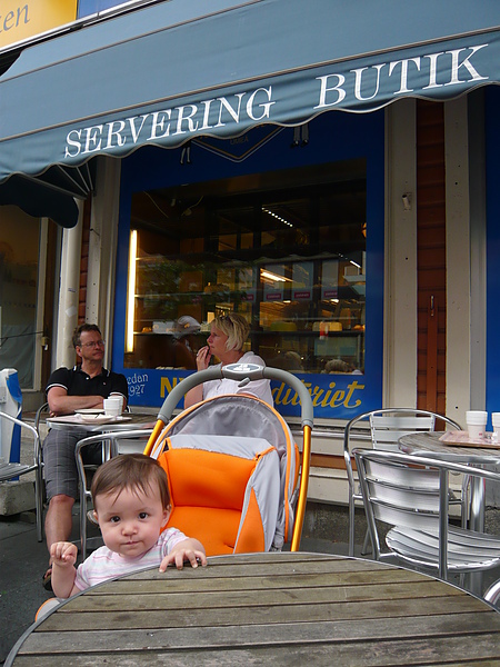 吃蛋糕吃蛋糕  在這裡非常的容易餓