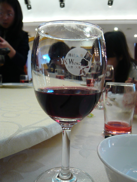 還有專用的紅酒杯