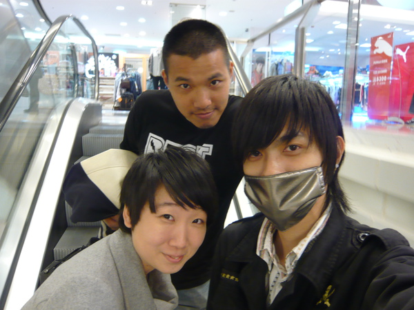 在大遠百等璇應酬完