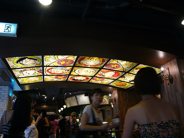 消夜吃到兩三點才打"的"回府