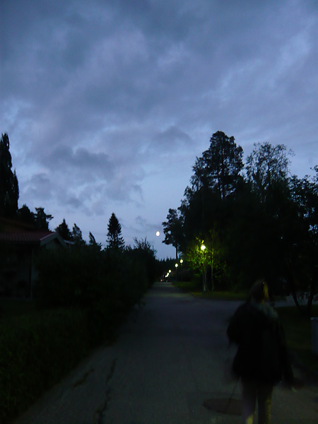 外國的月亮比較圓  