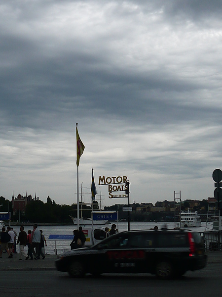 天氣陰冷潮濕  風雨欲來