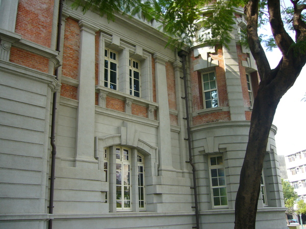 文學館的歐式窗台