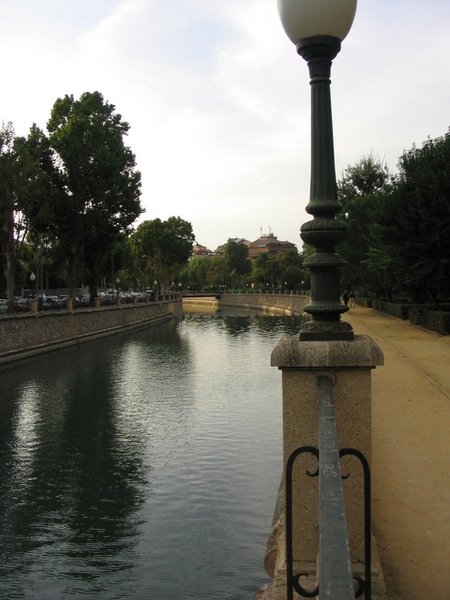 Granada市區的Genil河