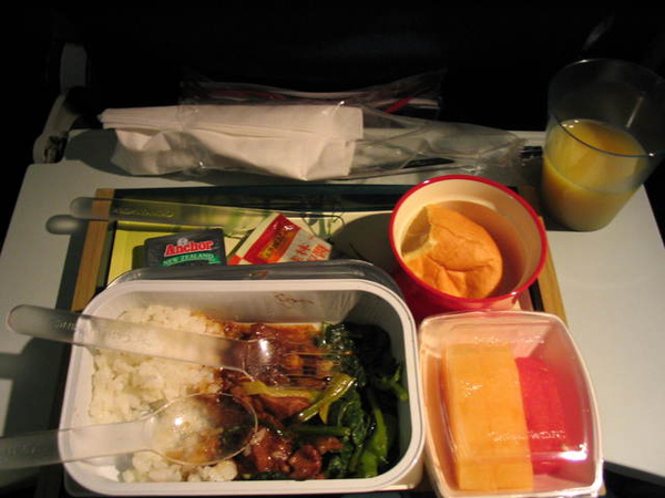 前往香港班機的飛機餐