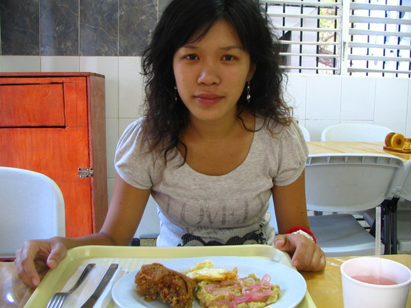 2008多明尼加吃早餐2.bmp