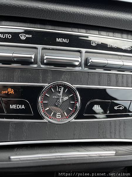 Mercedes-Benz W213 E300 車輛電池更新
