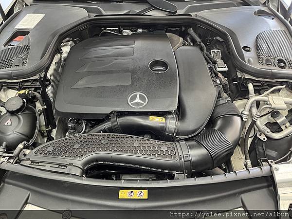 Mercedes-Benz W213 E200 冷卻液短缺修