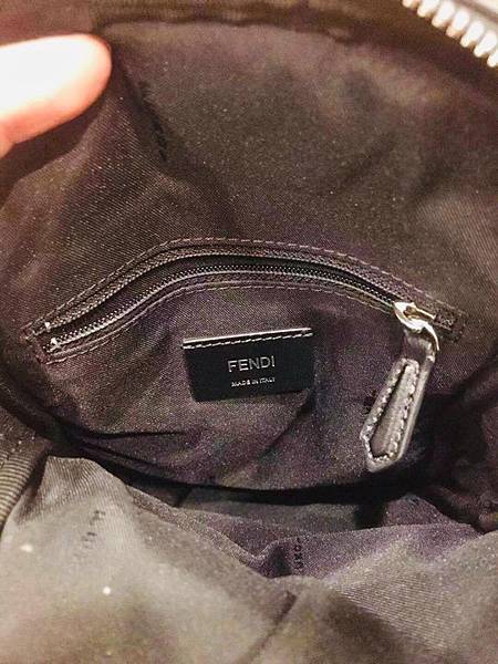 FENDI 怪獸系列 單肩包 9成5新.jpg
