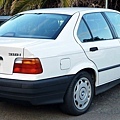 1991-1996_BMW_318i_(E36)_sedan_03