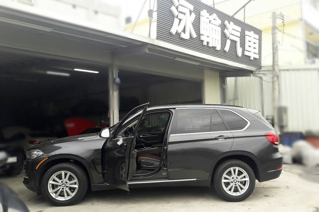 BMW x5來泳輪汽車做保養.jpg