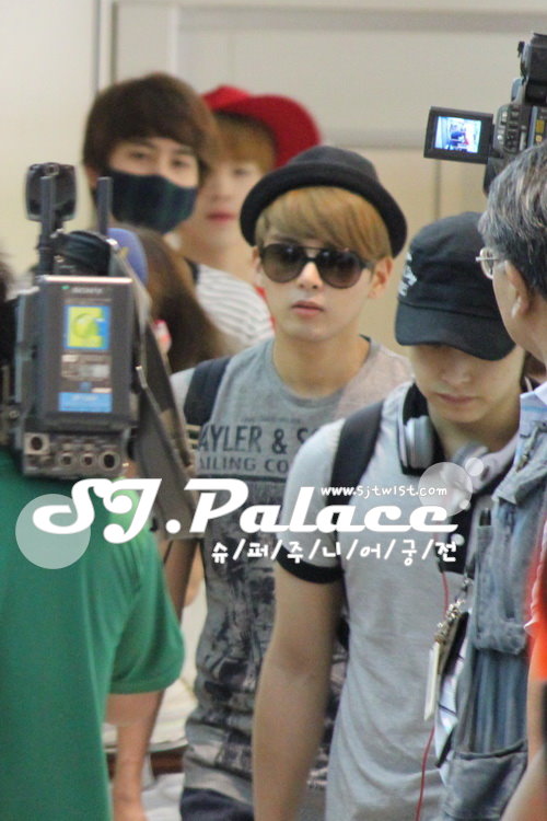 110606 SJ-M 桃園機場接機 04.jpg