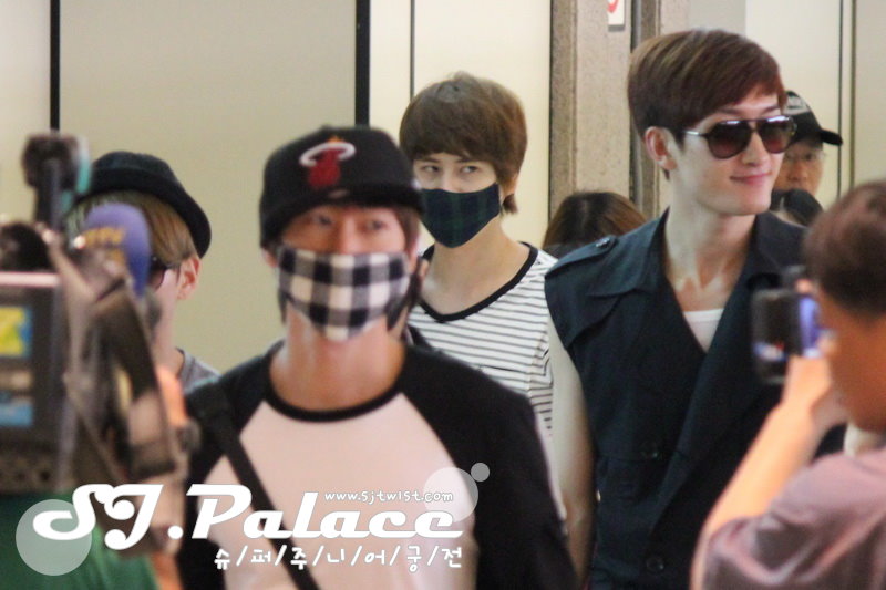 110606 SJ-M 桃園機場接機 14.jpg