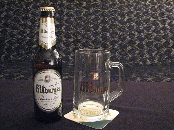 碧柏格大麥啤酒(Bitburger Premium Pils)與同款啤酒杯(300ml)