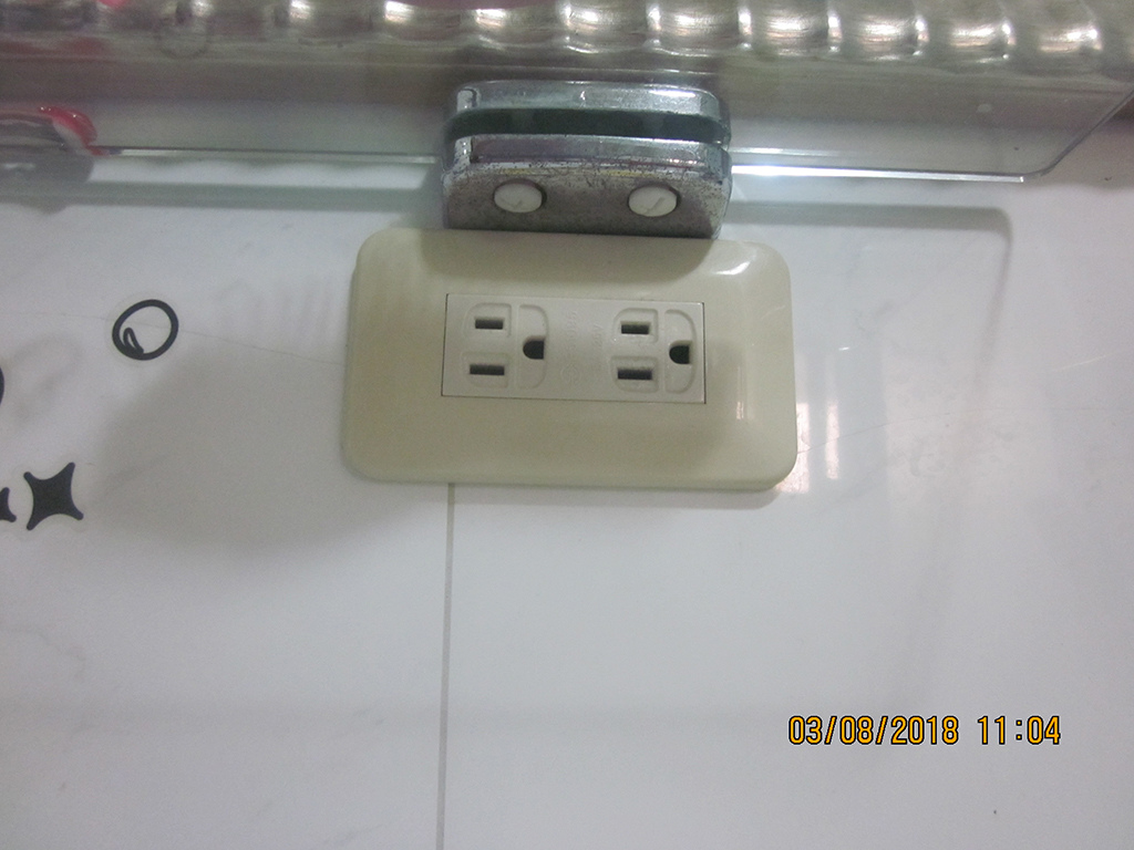 18 10 10 浴廁牆壁插座 更換防水蓋板 Usb2 1ax2插座 游龍 痞客邦