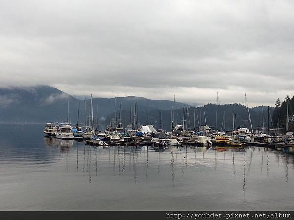 20160210_弟弟帶我們坐公車到一個特色小鎮參觀deep Cove，小鎮風光。-9.jpg