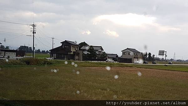 20171030_第3天一早要由富山縣往立山黑部，好像下雪了？.jpg