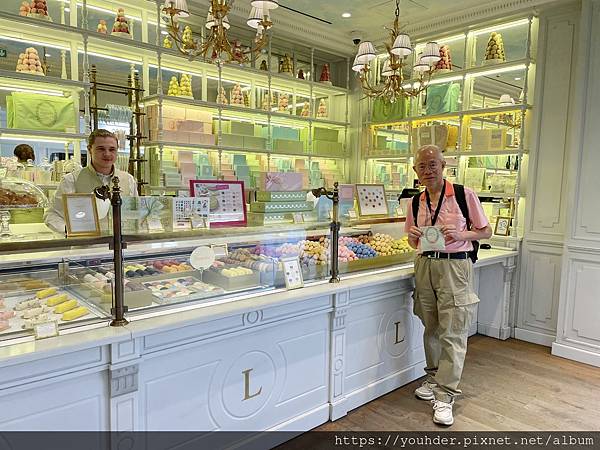 1法國有名甜點是馬卡龍,效期僅5天,一到奧利機場馬上買一個來試試。.jpg 1法國有名甜點是馬卡龍,效期僅5天,一到奧利機場馬上買一個來試試。.jpg