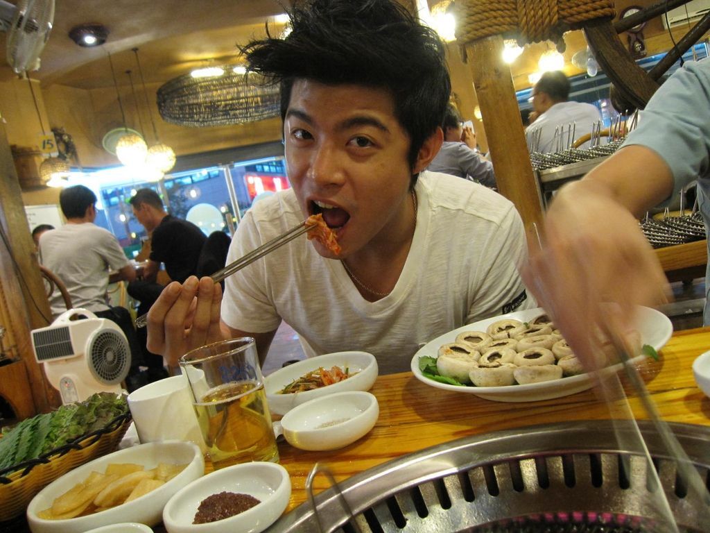 王柏傑第一次到超開心狂吃韓國泡菜