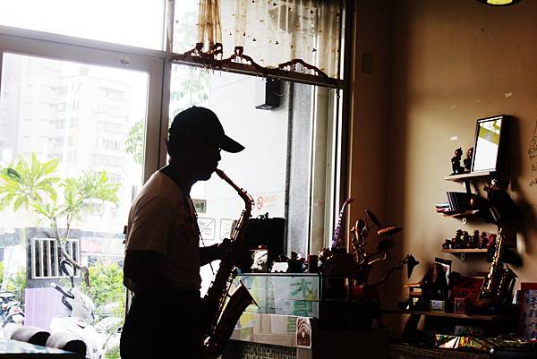 撒克斯風情.JPG 薩克斯風情.JPG